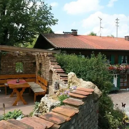In Mit Grossem Garten By Interhome Apartament