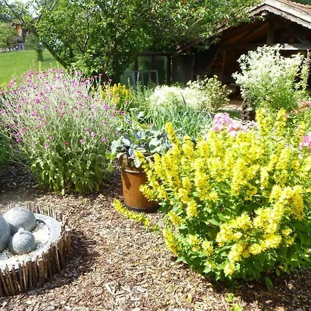 In Mit Grossem Garten By Interhome Apartament