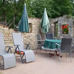 דירה In Mit Grossem Garten By Interhome