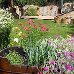 In Mit Grossem Garten By Interhome *