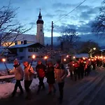 In Mit Grossem Garten By Interhome דירה *